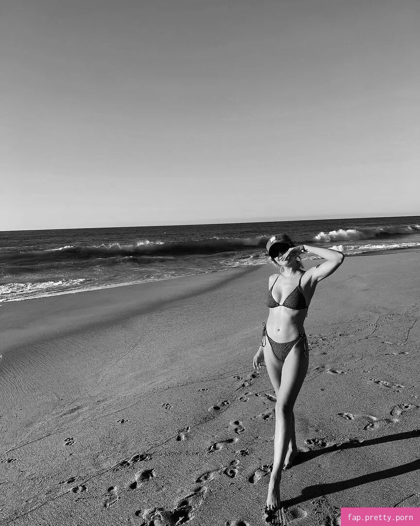 MacKenzie Porter - Photo #13
