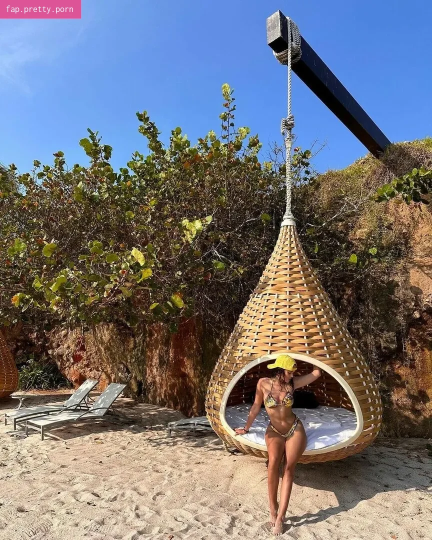 Madison Pettis - Photo #53