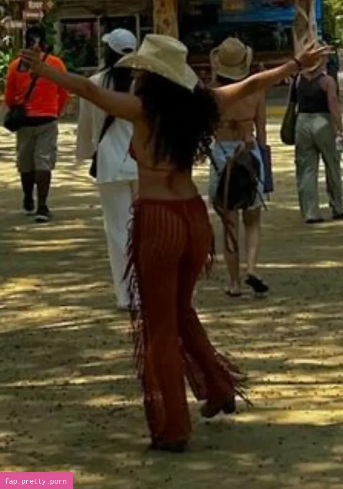 Madison Pettis - Photo #63