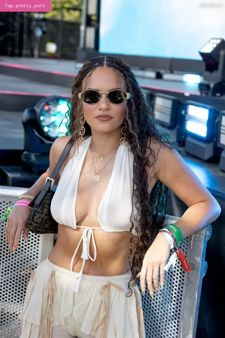 Madison Pettis - Photo #17