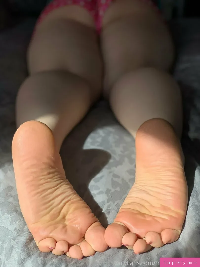miss_piggy_toes - Photo #31