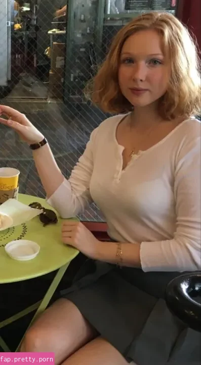 Molly Quinn - Photo #54