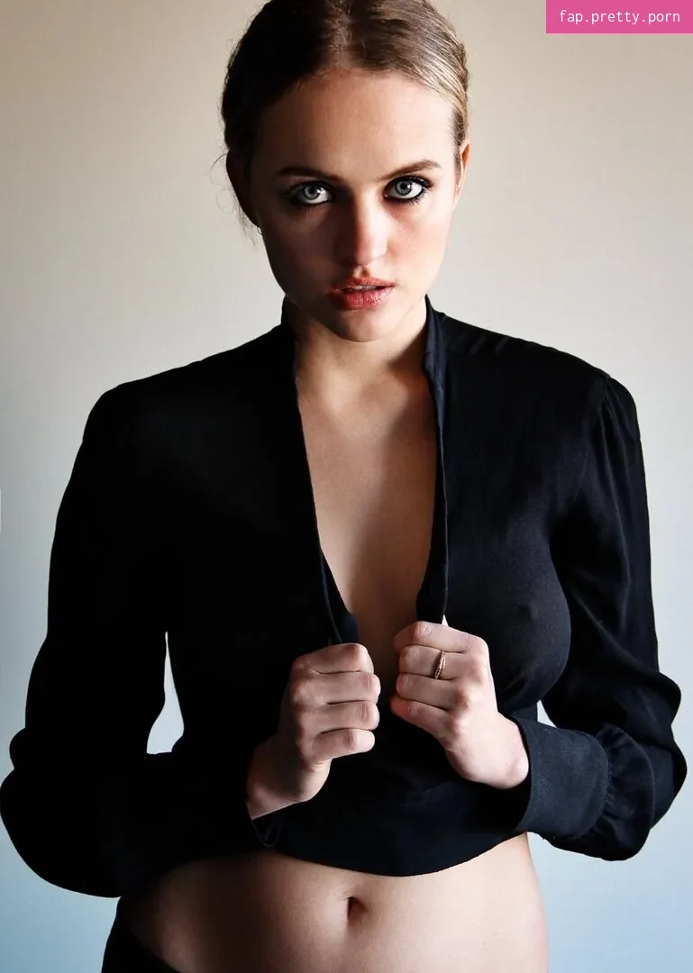 Madison Riley - Photo #09