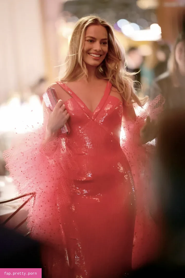 Margot Robbie - Photo #13