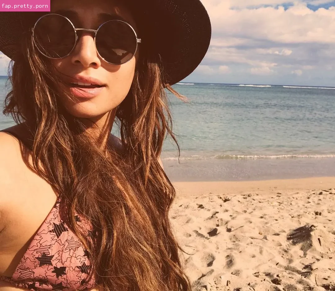 Meaghan Rath - Photo #01