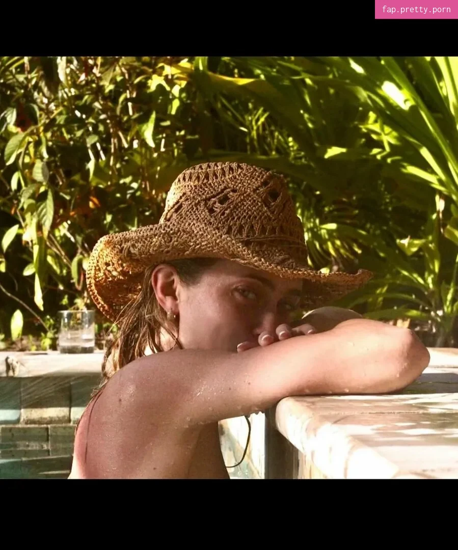 Melissa Roxburgh - Photo #52
