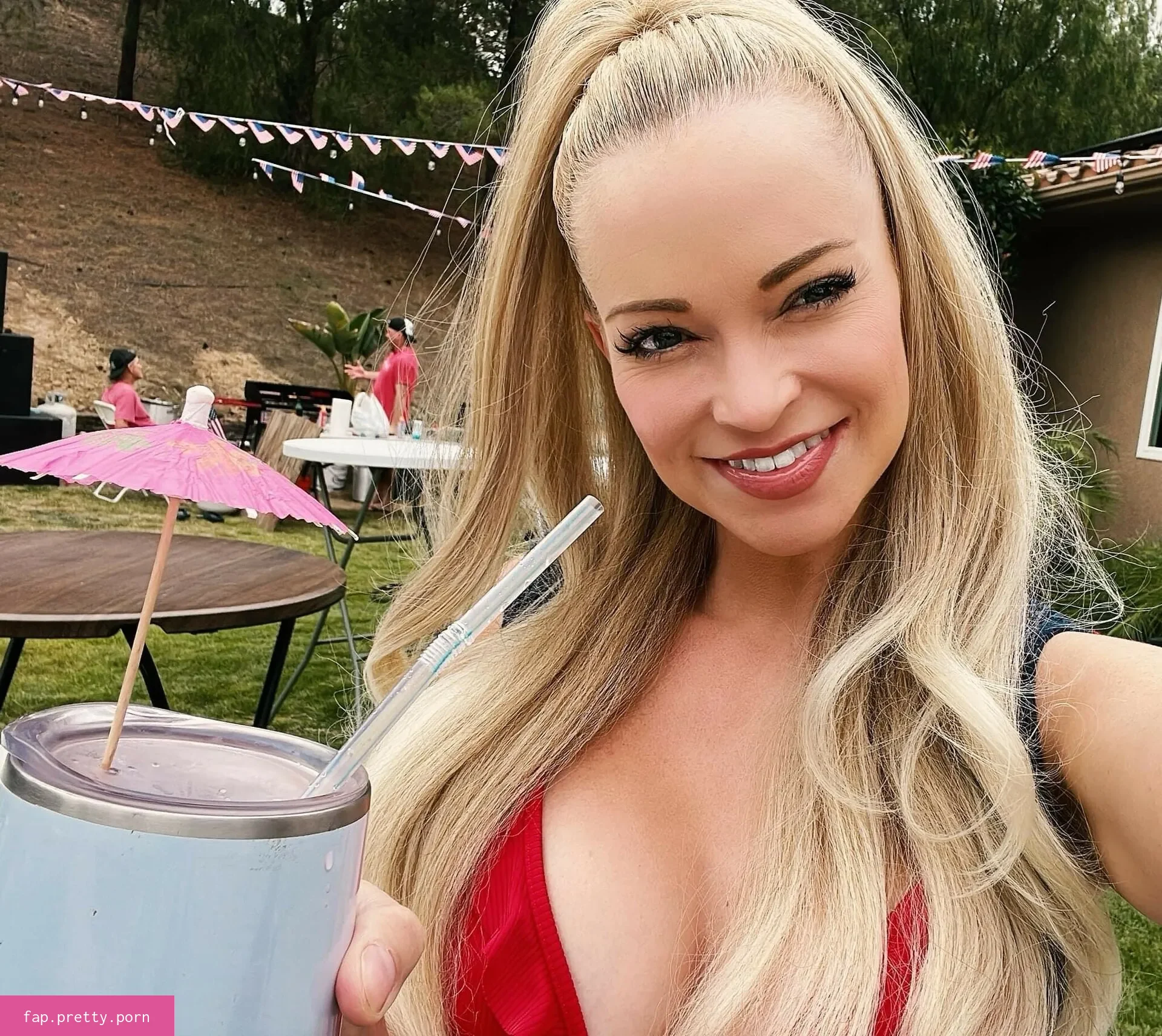 Mindy Robinson - Photo #10