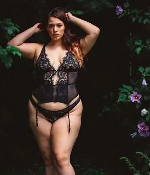 Model Rush Rush Rhea