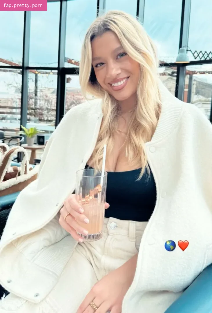Molly Rainford - Photo #20