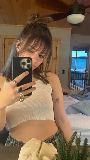 Maisy Stella