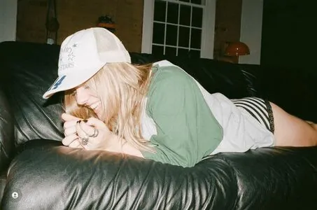 Maisy Stella