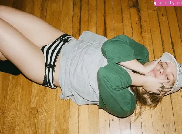 Maisy Stella - Photo #33