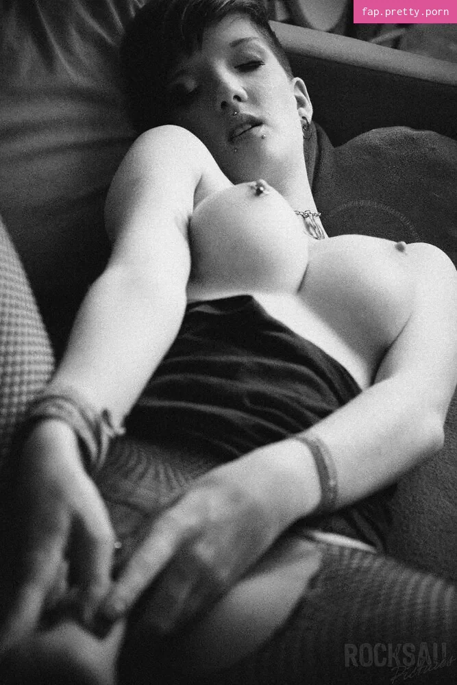 Mediha.San aka Intensivstati0nPrinzessin - Photo #38