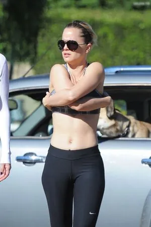 Mena Suvari