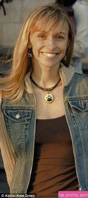 Michaela Strachan Swimming - Photo #18