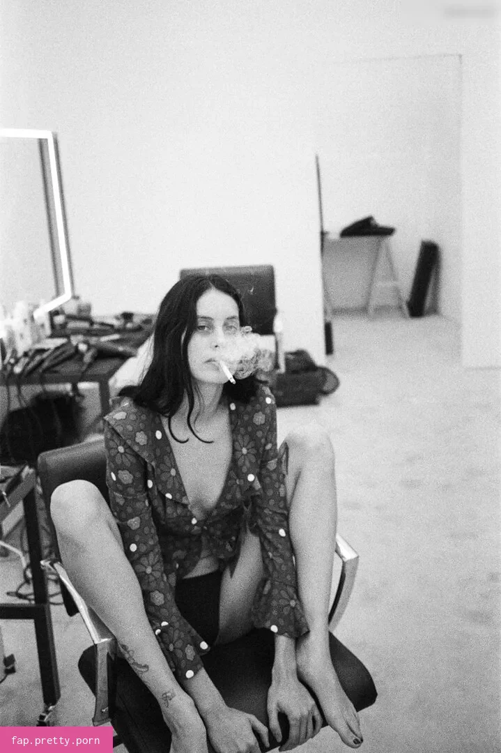 Milena Smit - Photo #09