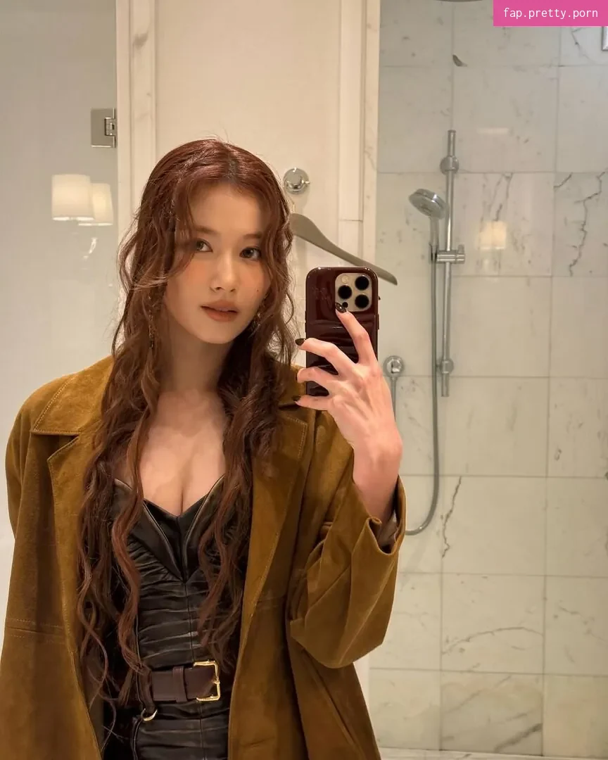 Minatozaki Sana - Photo #10