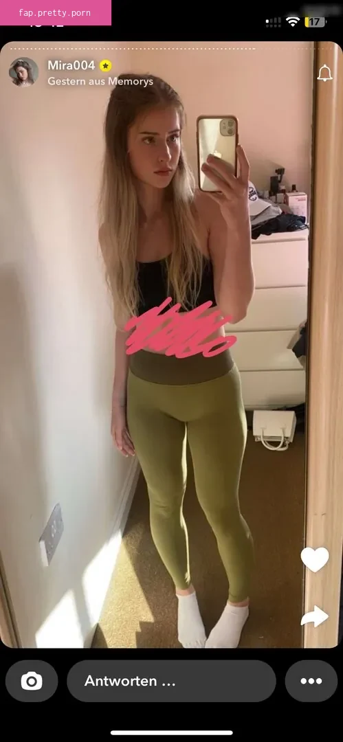 Mira Szalma - Photo #00