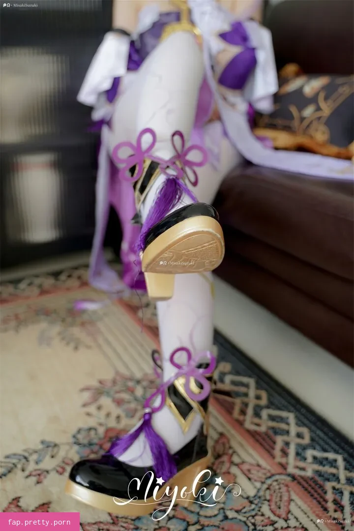 Misaki Suzuki - Photo #02