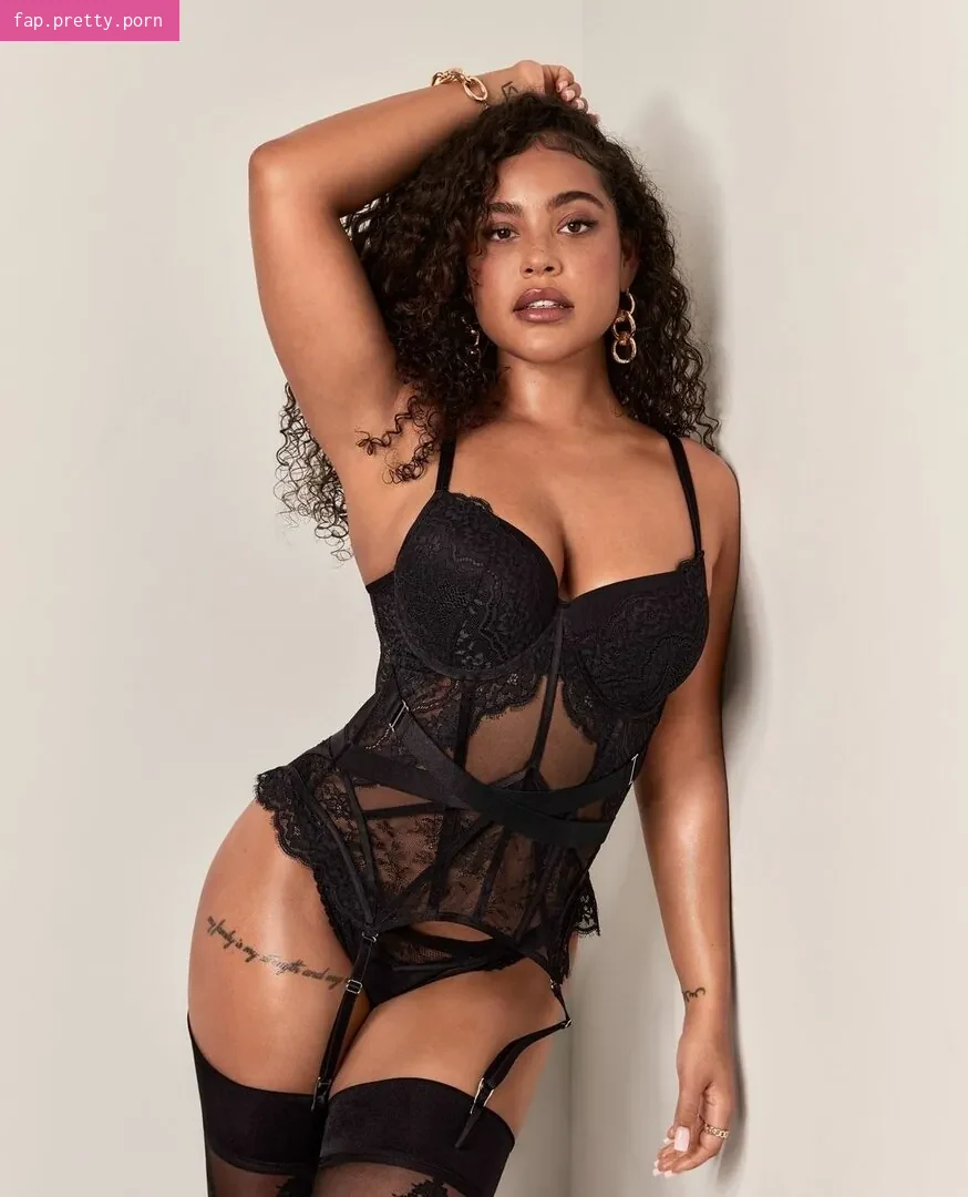 Malaika Terry - Photo #01