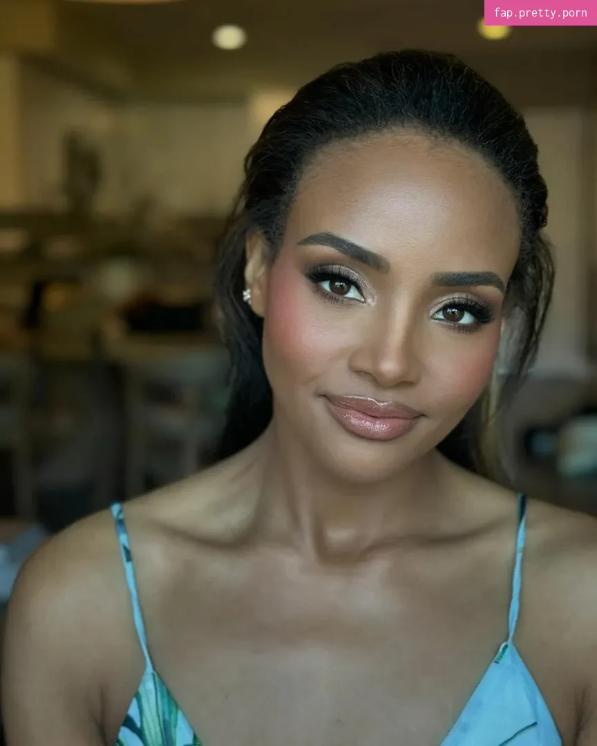Meagan Tandy - Photo #35