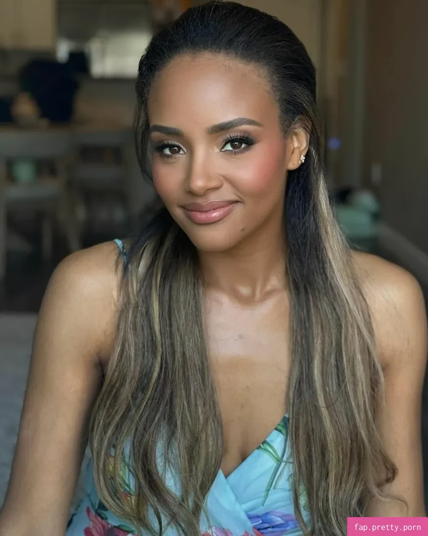 Meagan Tandy - Photo #37