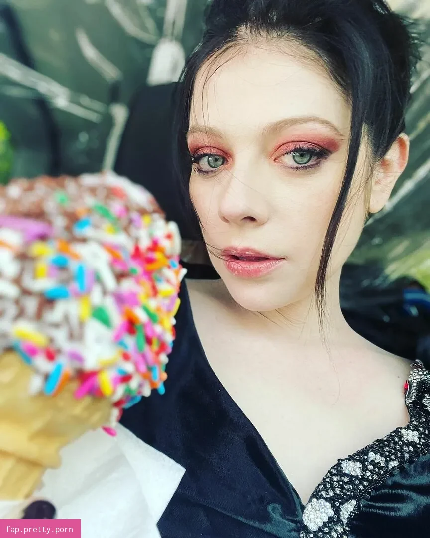 Michelle Trachtenberg - Photo #87