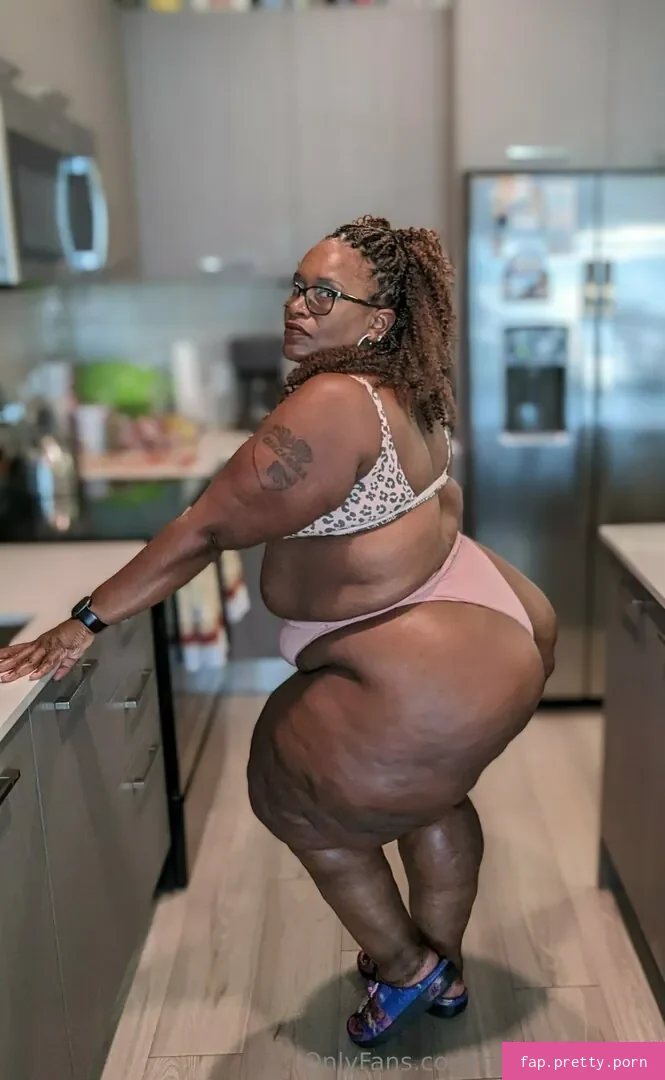 ms.thickerthan - Photo #22