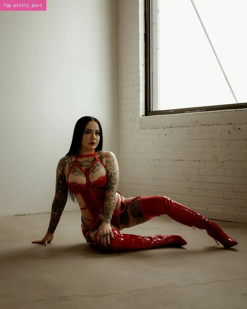 Megs_v2 - Photo #06