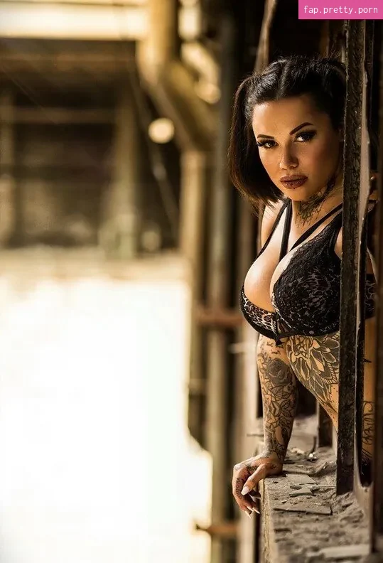 Mimi Van Puppigkeit - Photo #03