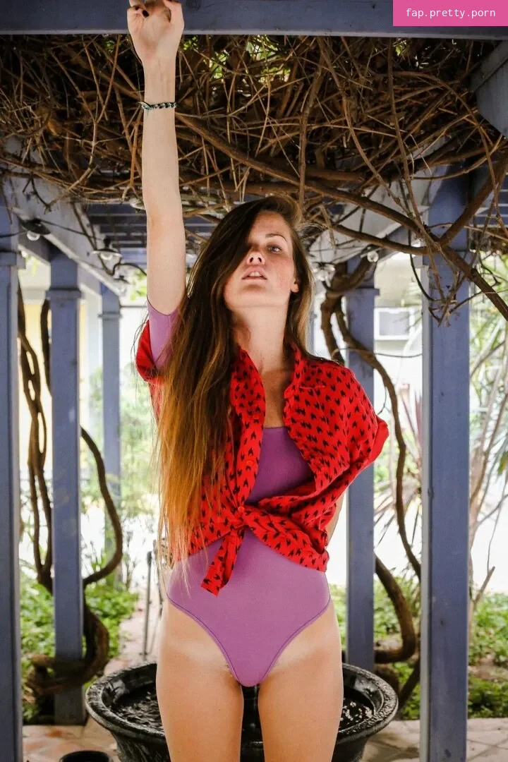 Maggie White - Photo #31