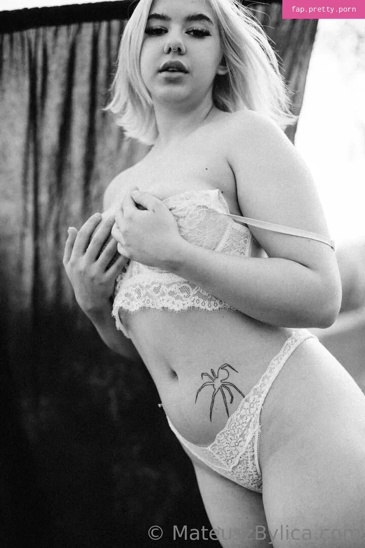 mayumi_waifu - Photo #02