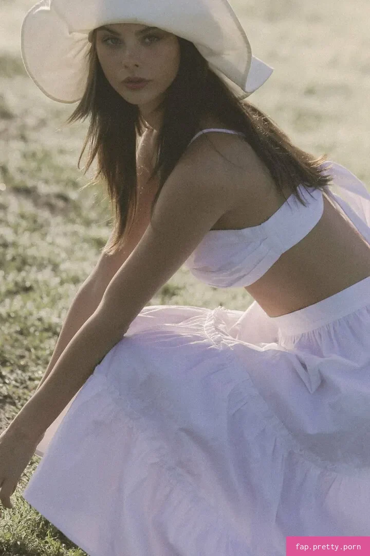 Meika Woollard - Photo #91