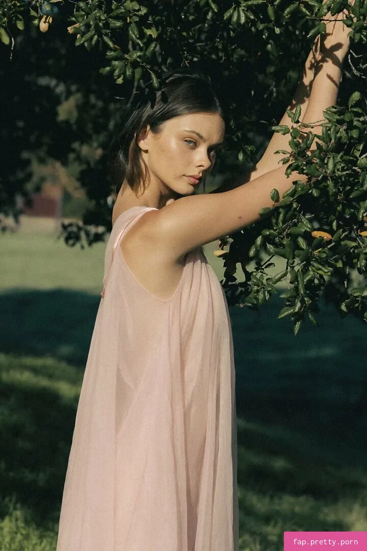 Meika Woollard - Photo #98