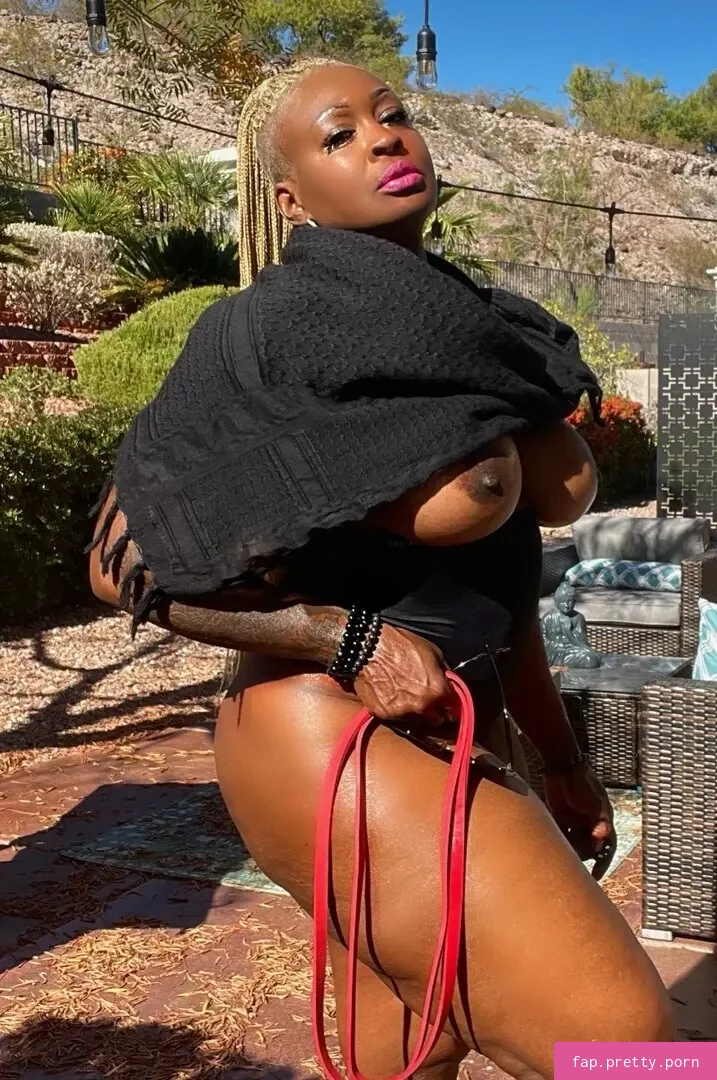 Monna White - Photo #15