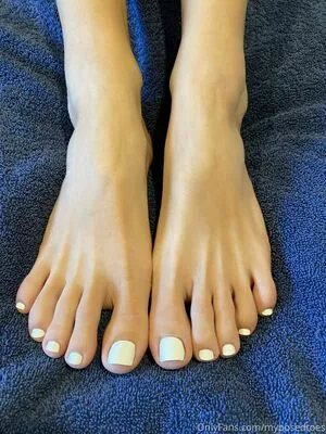 myposedtoes