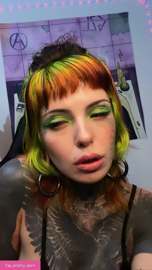 Mari Zombie - Photo #05