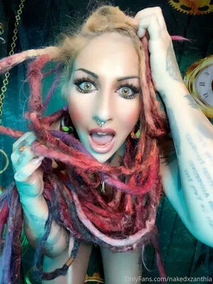 nakedxzanthia