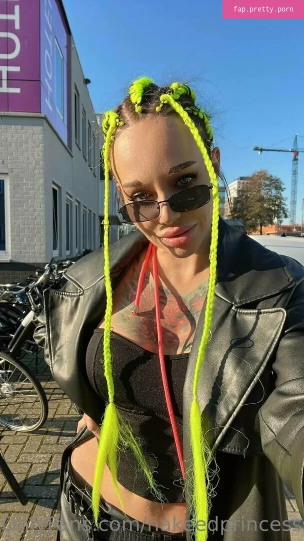 nakeedprincesss - Photo #12