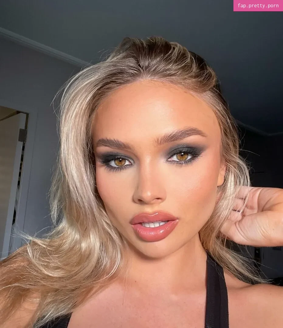 Natalie Alyn Lind - Photo #11
