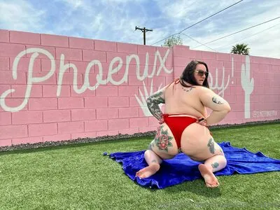 naughtynyxiefree