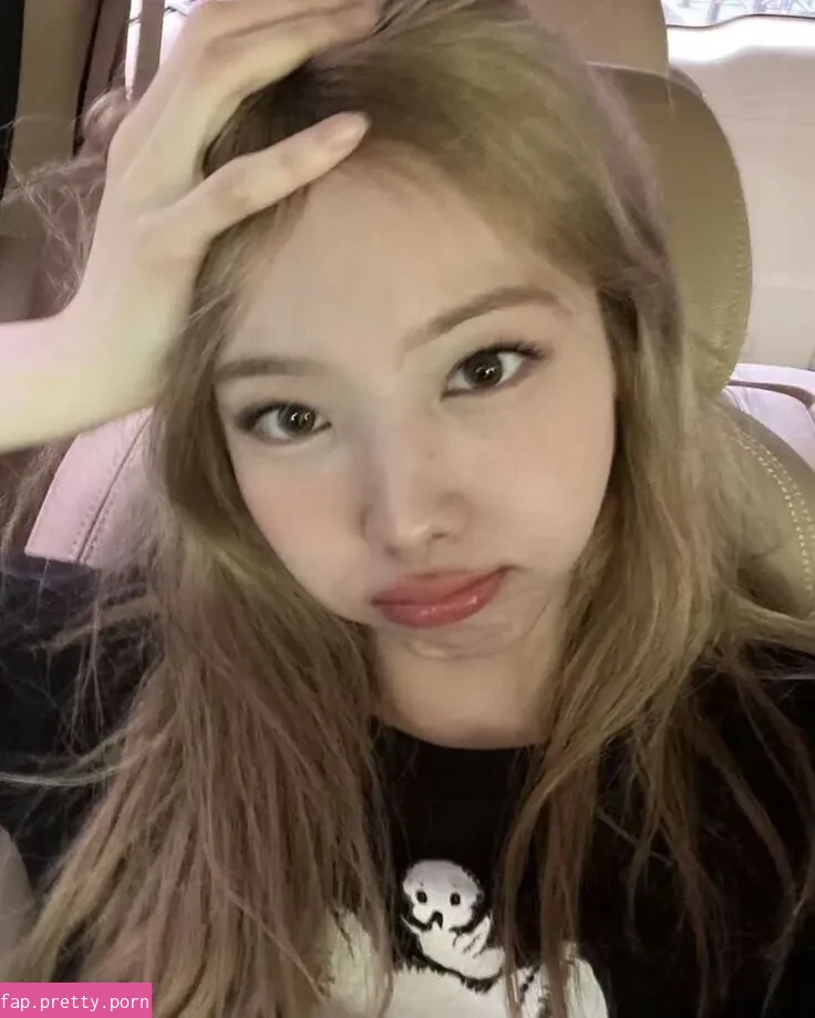 Nayeon - Photo #11