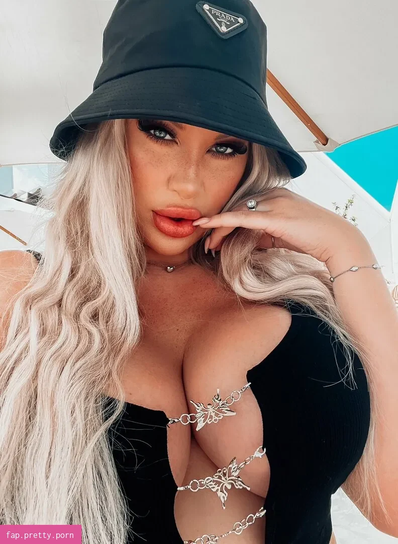 Nicci Azzy - Photo #35