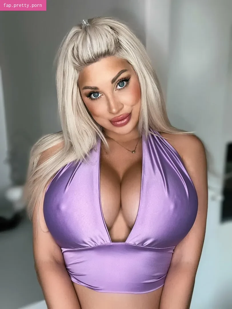 Nicci Azzy - Photo #98