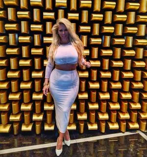 Nicolle A