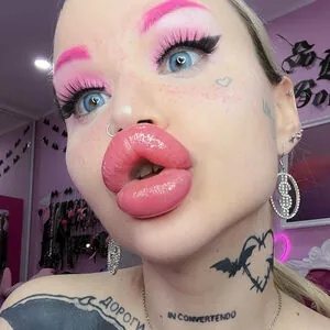 Nasty_bimbo