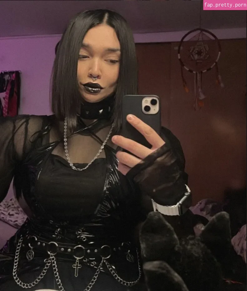 nicole_brutality - Photo #01