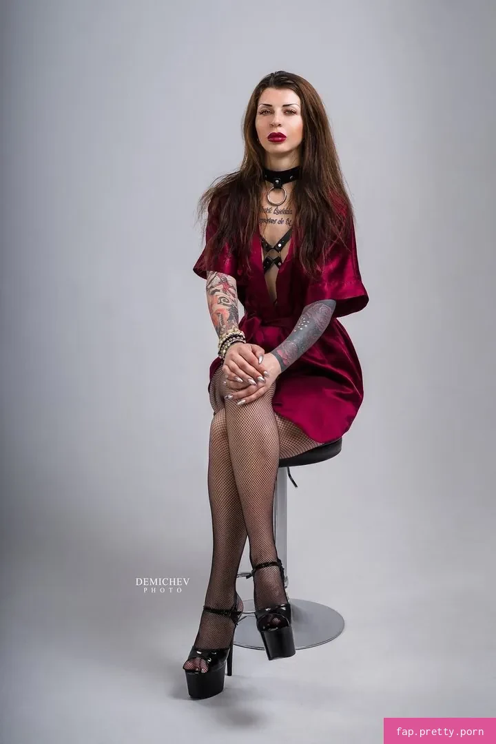 Nikki Bast - Photo #03