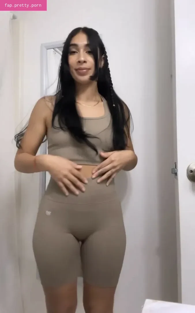 Neila Corona - Photo #03