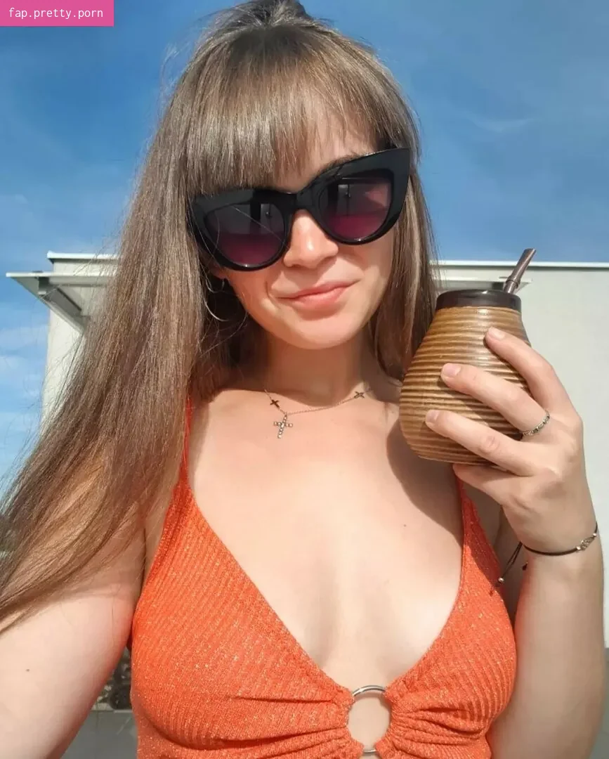 Nicole Czuj - Photo #08